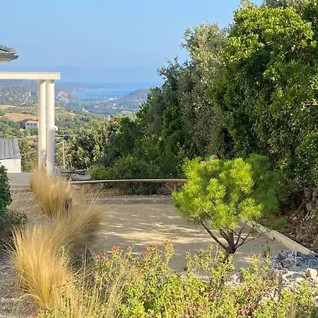 Vila De Charme A Louer En Corse, Piscine Chauffee *