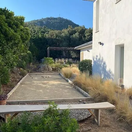 Villa De Charme A Louer En Corse, Piscine Chauffee