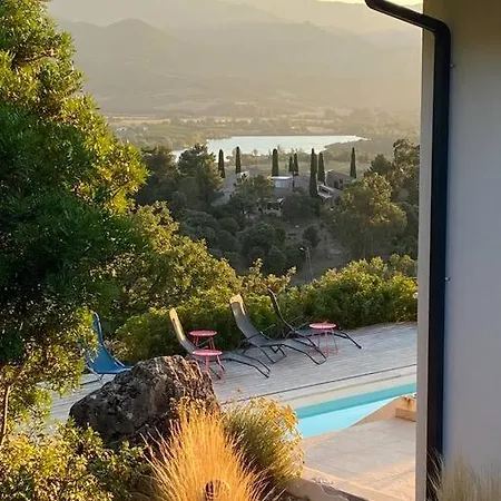 De Charme A Louer En Corse, Piscine Chauffee Villa