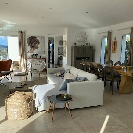 De Charme A Louer En Corse, Piscine Chauffee Villa